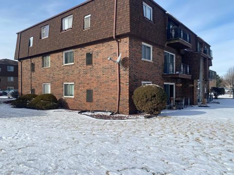 Photo of 7101 166th Street #2B, Tinley Park, IL 60477 (MLS # 12552694)