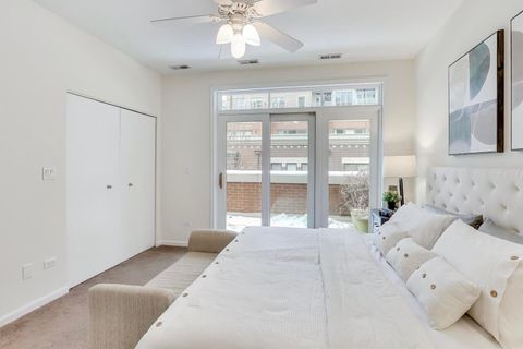 Tiny photo for 1327 S Indiana Parkway, Chicago, IL 60605 (MLS # 12530430)