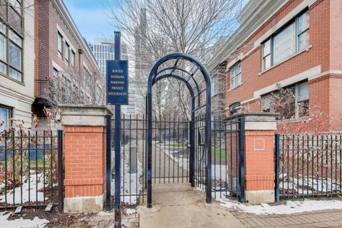 Tiny photo for 1327 S Indiana Parkway, Chicago, IL 60605 (MLS # 12530430)