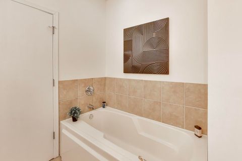 Tiny photo for 1327 S Indiana Parkway, Chicago, IL 60605 (MLS # 12530430)