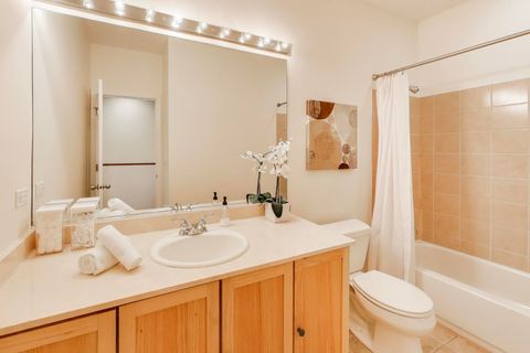 Tiny photo for 1327 S Indiana Parkway, Chicago, IL 60605 (MLS # 12530430)