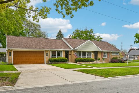 Tiny photo for Westchester, IL 60154 (MLS # 12633904)