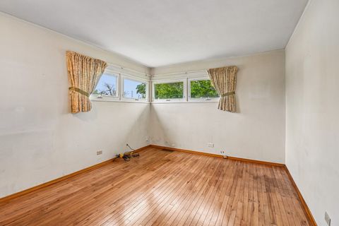 Tiny photo for Westchester, IL 60154 (MLS # 12633904)