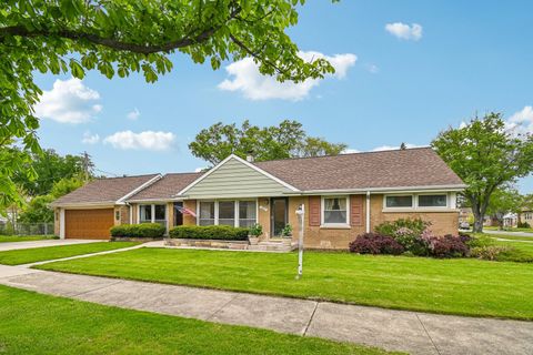 Photo of Westchester, IL 60154 (MLS # 12633904)