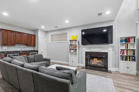 Tiny photo for 3236 N Kenmore Avenue #1, Chicago, IL 60657 (MLS # 12623395)