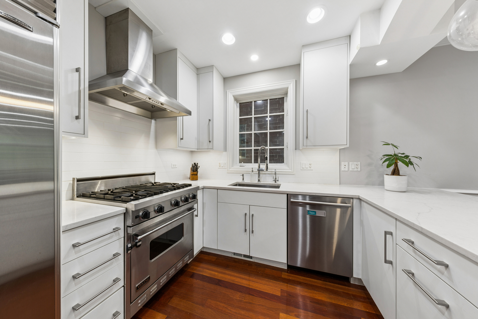 3236 N Kenmore Avenue 1