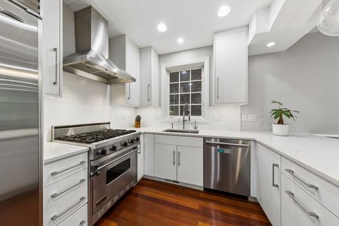 Tiny photo for 3236 N Kenmore Avenue #1, Chicago, IL 60657 (MLS # 12623395)