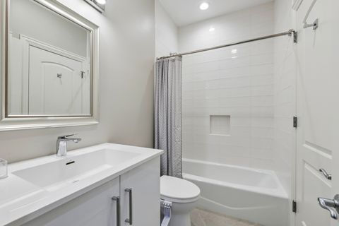 Tiny photo for 3236 N Kenmore Avenue #1, Chicago, IL 60657 (MLS # 12623395)