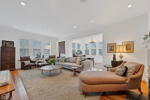 Tiny photo for 2901 W Sunnyside Avenue, Chicago, IL 60625 (MLS # 12489546)