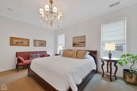 Tiny photo for 2901 W Sunnyside Avenue, Chicago, IL 60625 (MLS # 12489546)