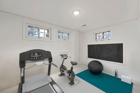 Tiny photo for 2901 W Sunnyside Avenue, Chicago, IL 60625 (MLS # 12489546)