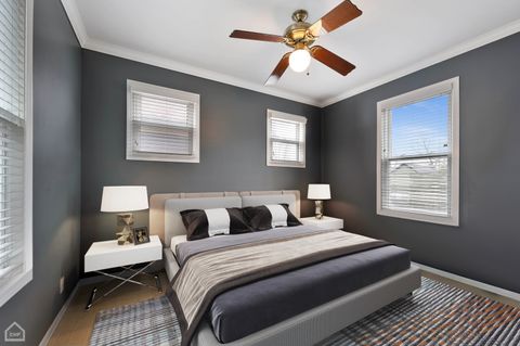 Tiny photo for 2901 W Sunnyside Avenue, Chicago, IL 60625 (MLS # 12489546)