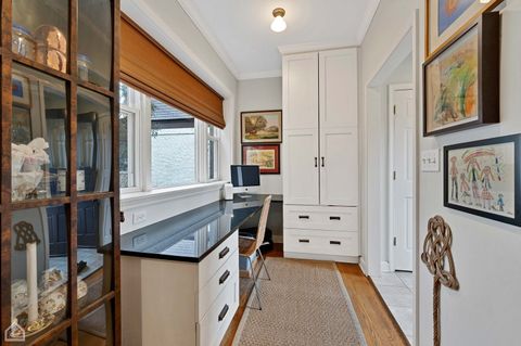 Tiny photo for 2901 W Sunnyside Avenue, Chicago, IL 60625 (MLS # 12489546)