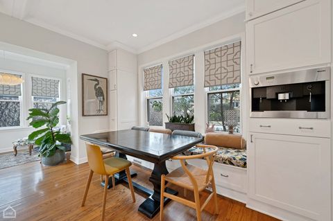 Tiny photo for 2901 W Sunnyside Avenue, Chicago, IL 60625 (MLS # 12489546)