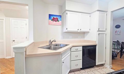 Tiny photo for 126 Woodstone Drive, Buffalo Grove, IL 60089 (MLS # 12491677)