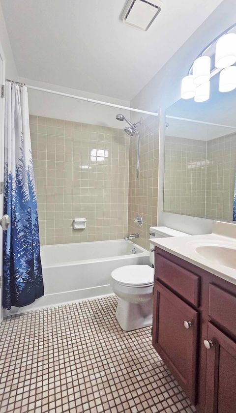 Tiny photo for 126 Woodstone Drive, Buffalo Grove, IL 60089 (MLS # 12491677)