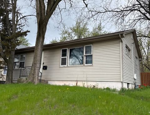 Photo of 216 E Illinois Avenue, Aurora, IL 60505 (MLS # 12621373)