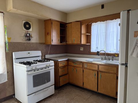 Tiny photo for 216 E Illinois Avenue, Aurora, IL 60505 (MLS # 12621373)