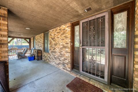 Tiny photo for 1102 S Oplaine Road, Gurnee, IL 60031 (MLS # 12477911)