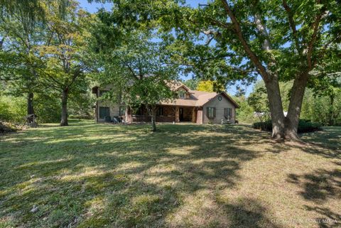 Tiny photo for 1102 S Oplaine Road, Gurnee, IL 60031 (MLS # 12477911)