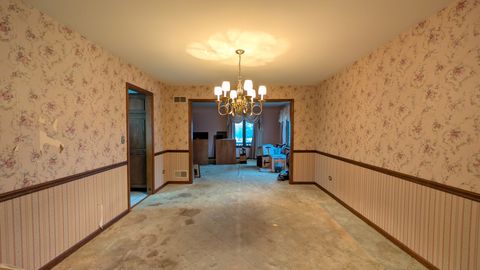 Tiny photo for 1102 S Oplaine Road, Gurnee, IL 60031 (MLS # 12477911)