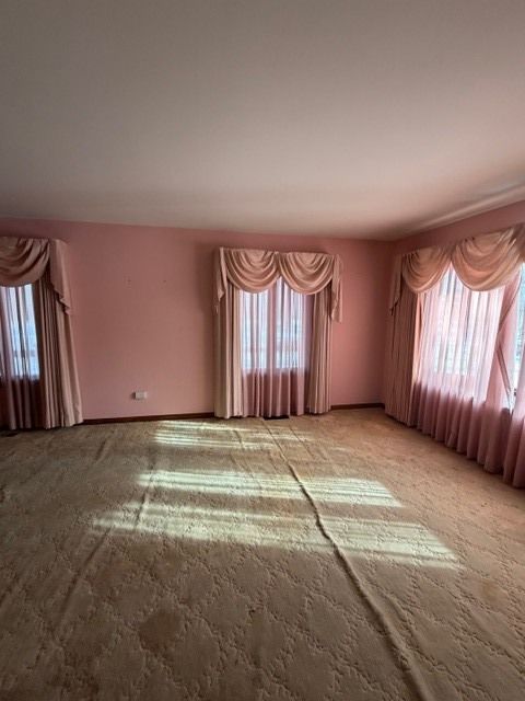 Tiny photo for 1102 S Oplaine Road, Gurnee, IL 60031 (MLS # 12477911)