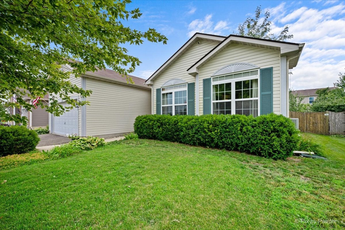 752 Prairie Pond Circle
