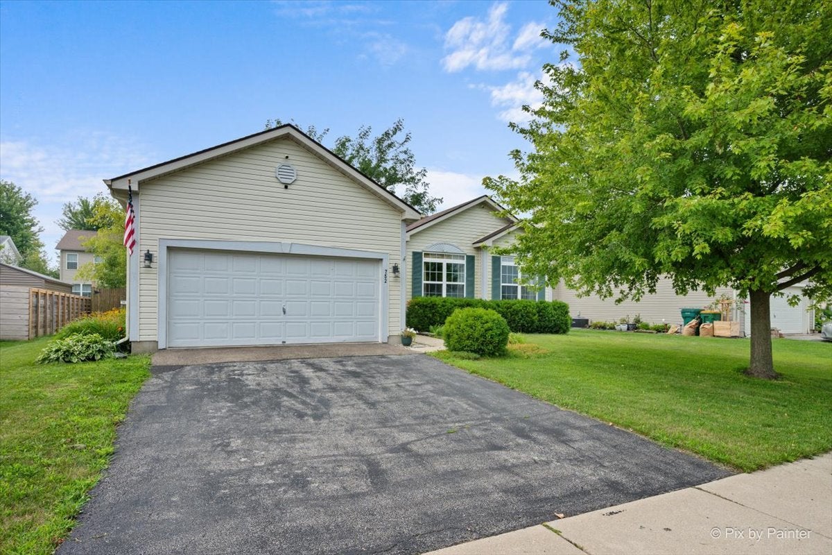 752 Prairie Pond Circle