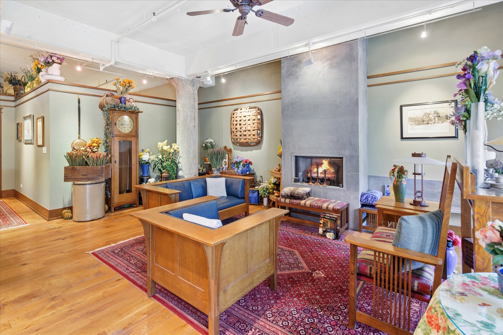 130 S Canal Street 425-26