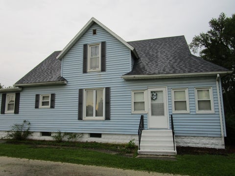 Photo of 321 E Cleveland Street, Cullom, IL 60929 (MLS # 12725684)