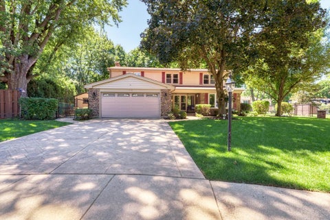 Tiny photo for 1119 W White Oak Street, Arlington Heights, IL 60005 (MLS # 12696787)
