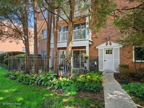 Tiny photo for 101 E Cossitt Avenue #102, La Grange, IL 60525 (MLS # 12773127)