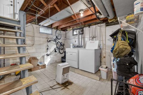 Tiny photo for 650 E Colorado Street, Davenport, IA 52803 (MLS # 12623517)