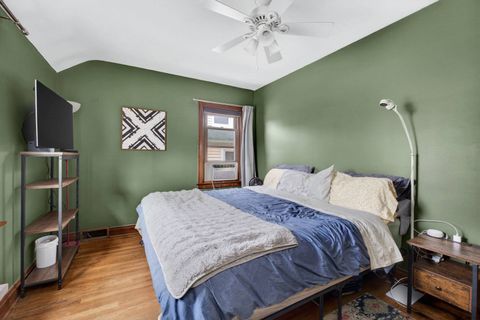 Tiny photo for 650 E Colorado Street, Davenport, IA 52803 (MLS # 12623517)