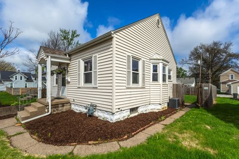 Tiny photo for 650 E Colorado Street, Davenport, IA 52803 (MLS # 12623517)
