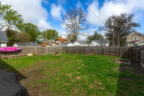 Tiny photo for 650 E Colorado Street, Davenport, IA 52803 (MLS # 12623517)
