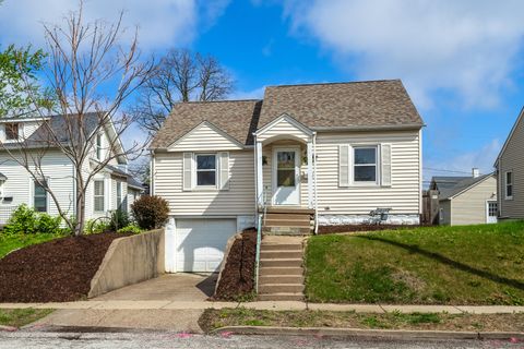 Tiny photo for 650 E Colorado Street, Davenport, IA 52803 (MLS # 12623517)