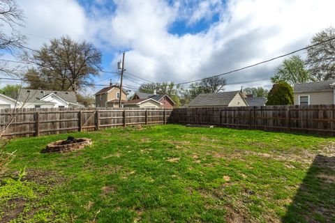 Tiny photo for 650 E Colorado Street, Davenport, IA 52803 (MLS # 12623517)