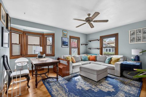 Tiny photo for 650 E Colorado Street, Davenport, IA 52803 (MLS # 12623517)