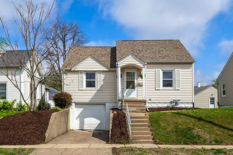 Photo of 650 E Colorado Street, Davenport, IA 52803 (MLS # 12623517)