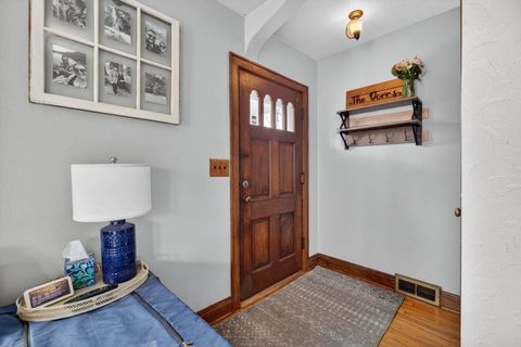 Tiny photo for 650 E Colorado Street, Davenport, IA 52803 (MLS # 12623517)