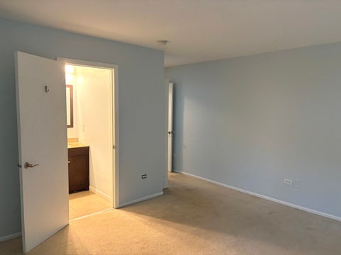 Tiny photo for 515 E Lyon Drive E #515, Buffalo Grove, IL 60089 (MLS # 12725185)