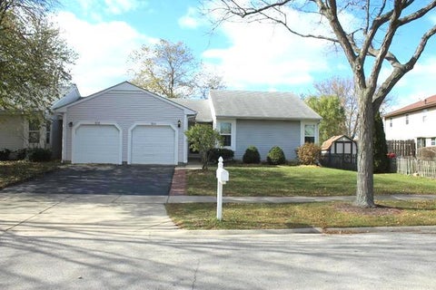Photo of 515 E Lyon Drive E #515, Buffalo Grove, IL 60089 (MLS # 12725185)