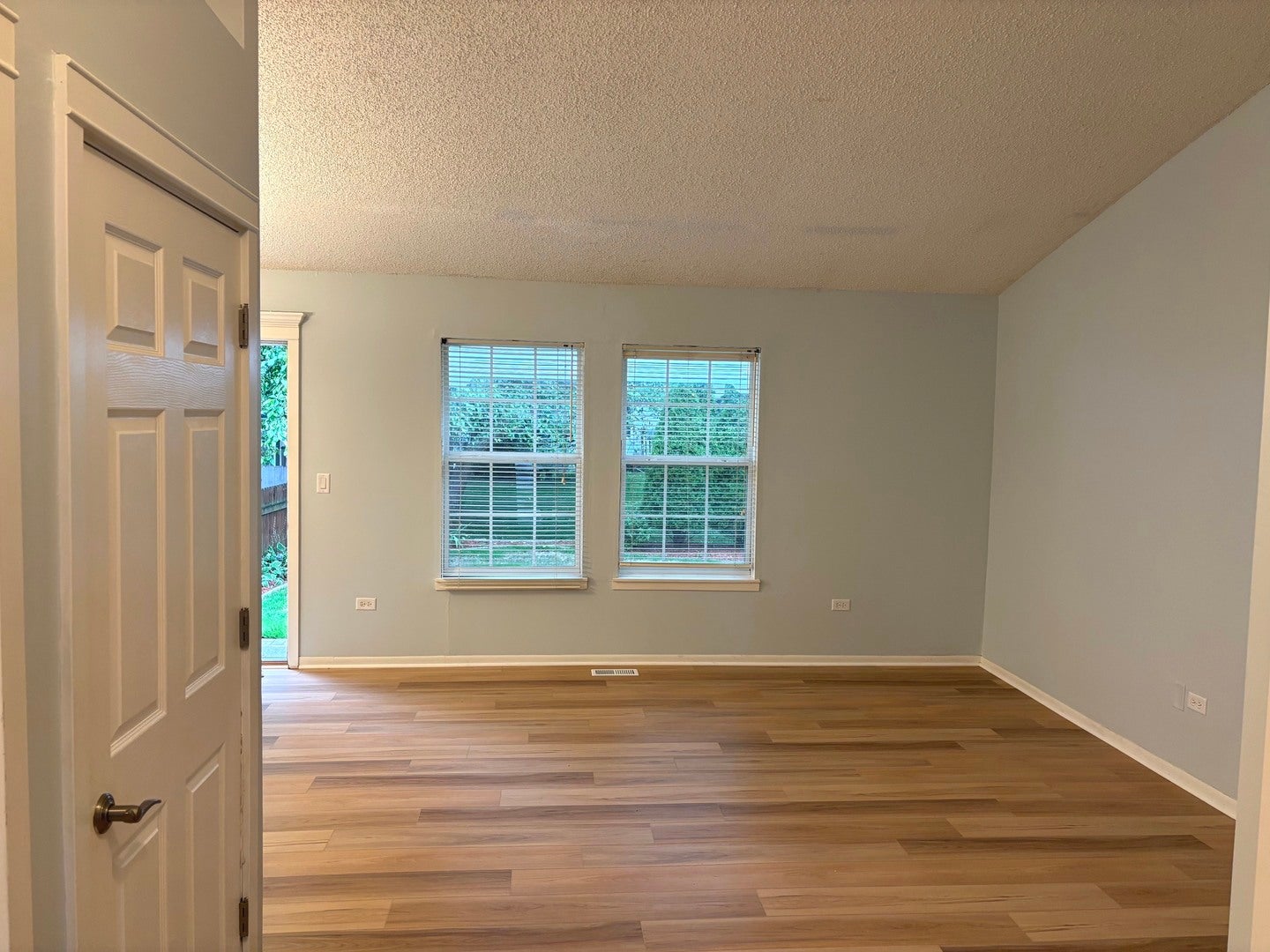 515 E Lyon Drive E 515