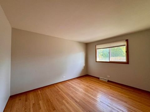 Tiny photo for 15542 S Park Avenue, South Holland, IL 60473 (MLS # 12553288)