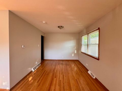 Tiny photo for 15542 S Park Avenue, South Holland, IL 60473 (MLS # 12553288)