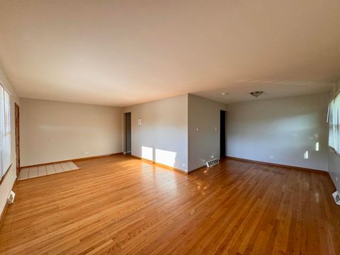 Tiny photo for 15542 S Park Avenue, South Holland, IL 60473 (MLS # 12553288)