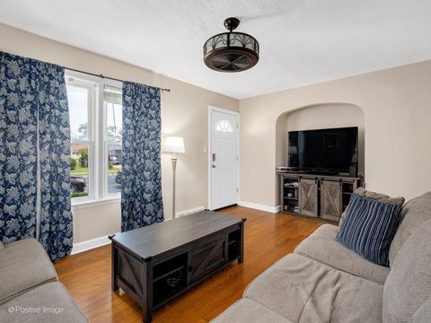 Tiny photo for 4214 Prairie Avenue, Brookfield, IL 60513 (MLS # 12491546)