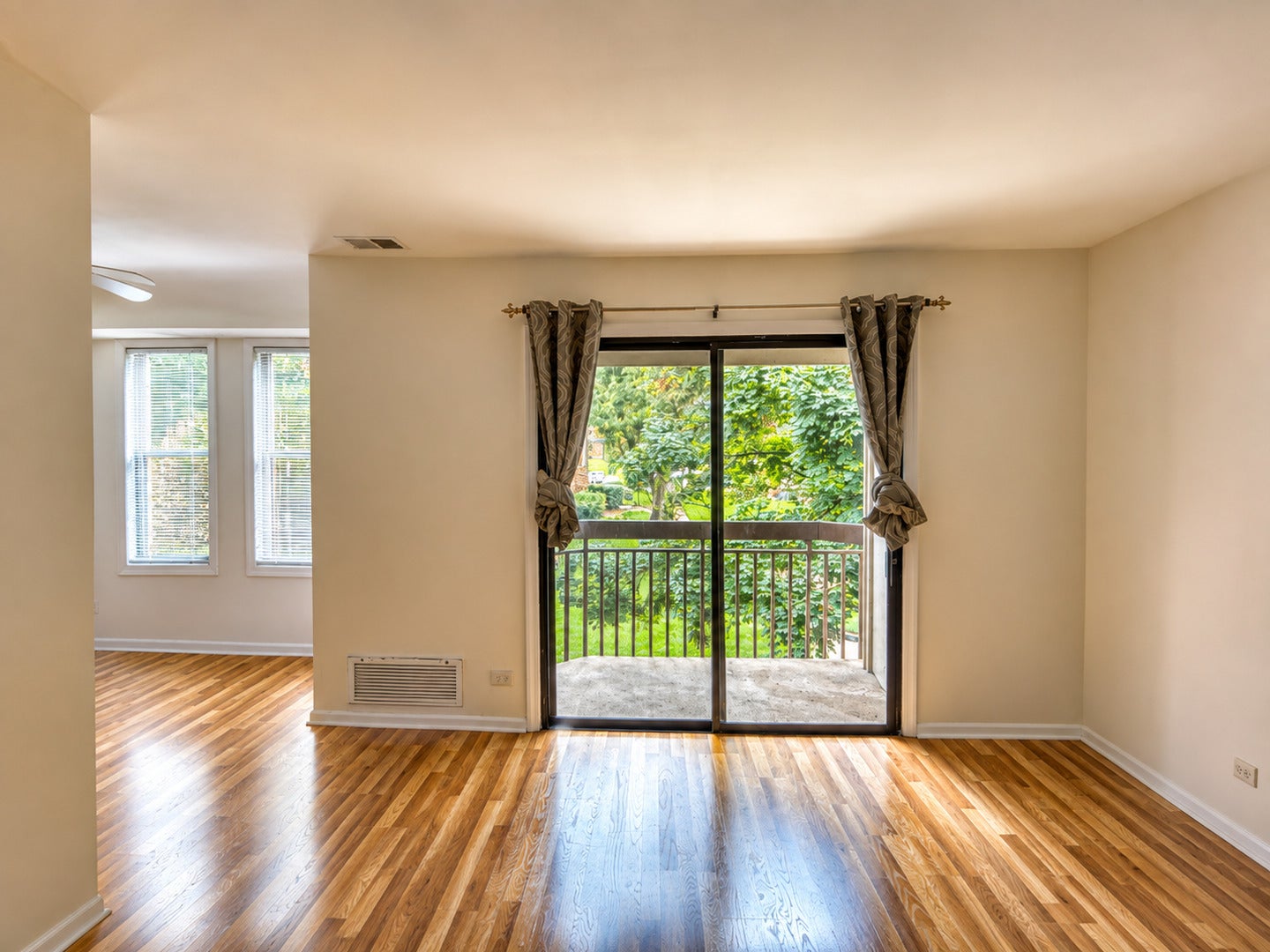 2208 Country Club Drive 26
