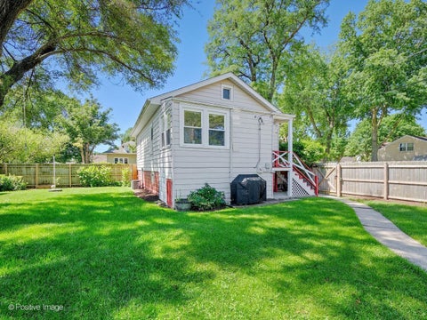 Tiny photo for 8944 Southview Avenue, Brookfield, IL 60513 (MLS # 12776176)